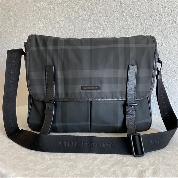 Burberry Check Pattern Black Nylon messenger laptop bag - Picture 2 of 16